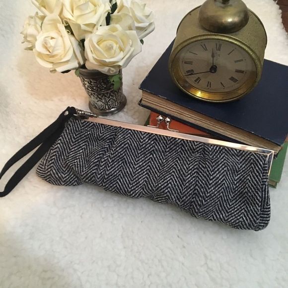 Murval Handbags - Mural clutch gray and black soft woven chevron